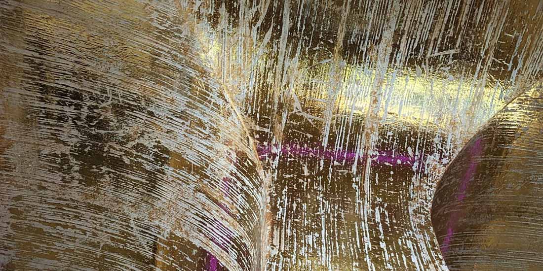 decorazione-effetto-zen-con-applicazione-della-foglia-dorata