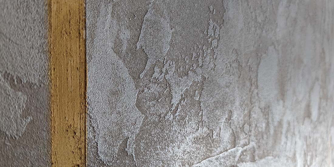 decorazione-materica-con-fasce-decorative-effetti-ossidati